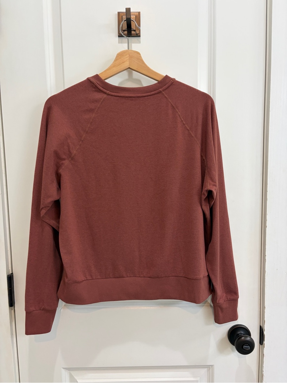 Vuori Women’s Halo Crewneck pullover, Small, Rosewood - Picture 12 of 16